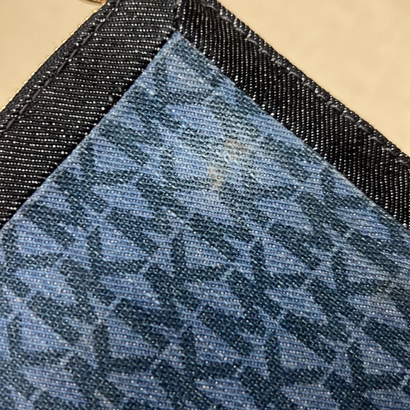 Michael Kors signature Denim Pouchette (Wristlet/Pouch/Clutch). Convertible! - Picture 15 of 16
